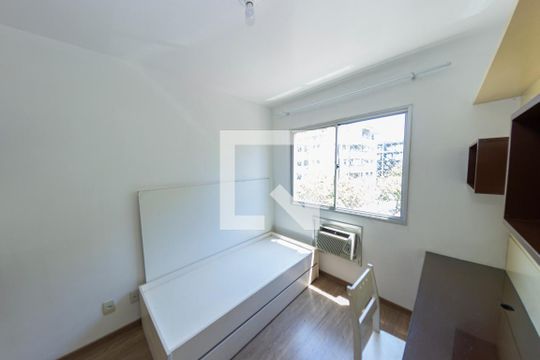 Quarto 1 de apartamento para alugar com 2 quartos, 55m² em Jardim Sulacap, Rio de Janeiro