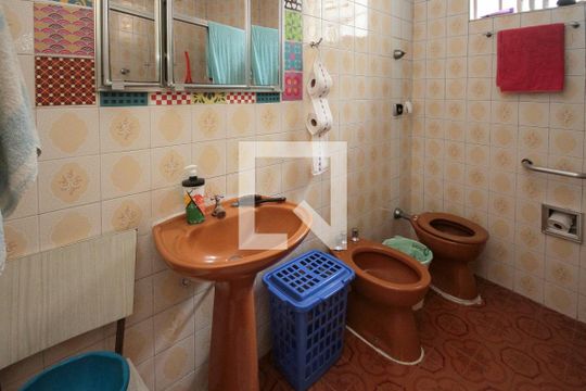 Banheiro de casa à venda com 3 quartos, 240m² em Vila Divina Pastora, São Paulo