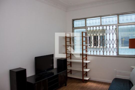 Sala de apartamento para alugar com 1 quarto, 50m² em Madureira, Rio de Janeiro