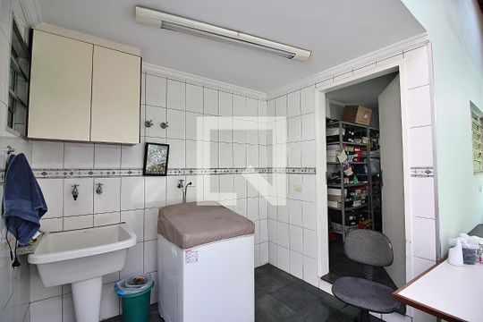 Lavanderia de casa à venda com 3 quartos, 144m² em Conjunto Habitacional Franchini, São Bernardo do Campo