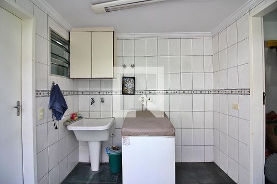 Lavanderia de casa à venda com 3 quartos, 144m² em Conjunto Habitacional Franchini, São Bernardo do Campo