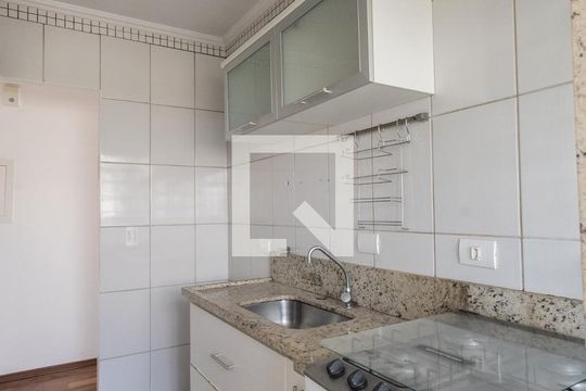 Cozinha de apartamento para alugar com 2 quartos, 75m² em Vila Gomes Cardim, São Paulo