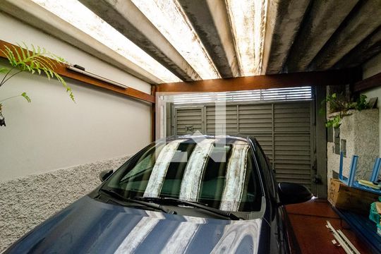 Garagem de casa à venda com 3 quartos, 140m² em Jardim Brasil (zona Sul), São Paulo