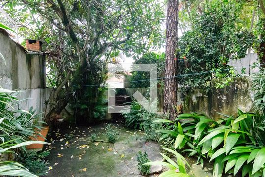 Quintal de casa à venda com 3 quartos, 140m² em Jardim Brasil (zona Sul), São Paulo