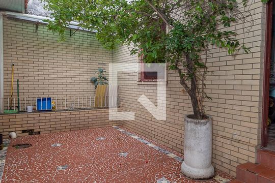 Quintal de casa à venda com 4 quartos, 223m² em Sarandi, Porto Alegre