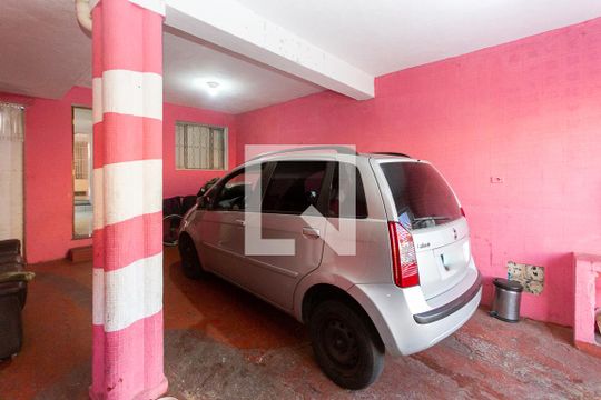 Garagem de casa para alugar com 3 quartos, 140m² em Jardim Ana Rosa, São Paulo