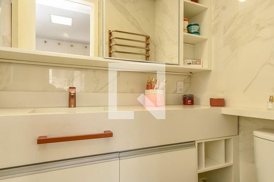 Banheiro do Quarto de apartamento para alugar com 1 quarto, 45m² em Consolação, São Paulo