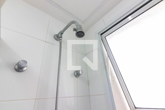 Banheiro de apartamento à venda com 1 quarto, 38m² em Santo Amaro, São Paulo