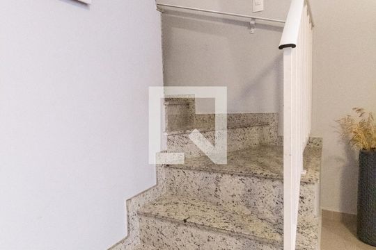 Escada de casa à venda com 3 quartos, 167m² em Água Fria, São Paulo
