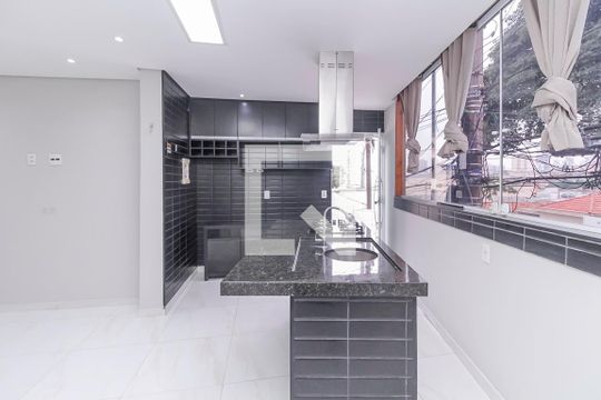 Cozinha de casa para alugar com 1 quarto, 40m² em Água Rasa, São Paulo