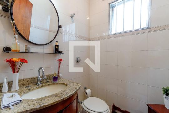 Lavabo de casa à venda com 4 quartos, 300m² em Vila Medeiros, São Paulo