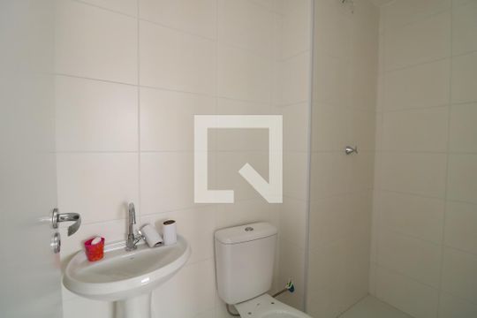 Banheiro de apartamento para alugar com 2 quartos, 33m² em Vila Ema, São Paulo