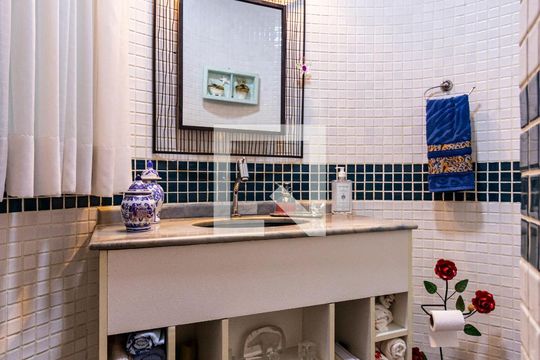 1o. Andar - Lavabo de casa à venda com 4 quartos, 260m² em Bosque da Saúde, São Paulo