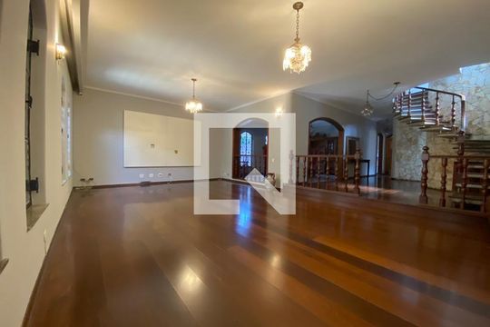 Casa à venda com 4 quartos, 600m² em Bela Aliança, São Paulo