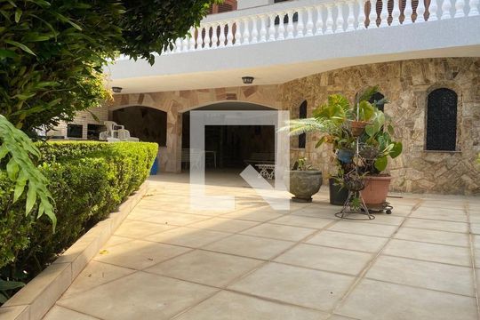 Casa à venda com 4 quartos, 600m² em Bela Aliança, São Paulo