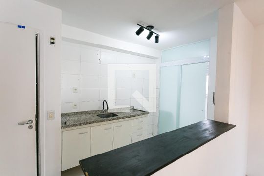 cozinha  de apartamento para alugar com 3 quartos, 70m² em Vila Suzana, São Paulo
