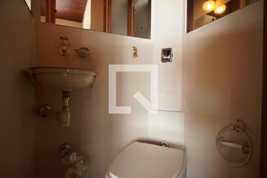 Lavabo de apartamento para alugar com 3 quartos, 475m² em Santa Cecília, Porto Alegre