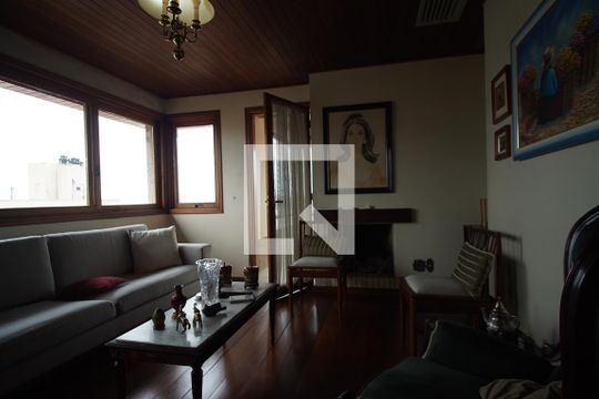 Apartamento para alugar com 3 quartos, 475m² em Santa Cecília, Porto Alegre