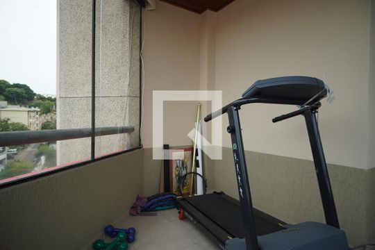 Varanda _ Sala de ginástica de apartamento para alugar com 3 quartos, 475m² em Santa Cecília, Porto Alegre