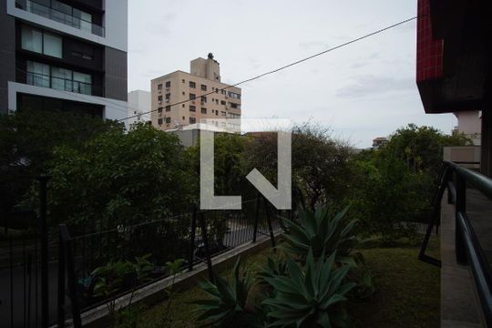 Área comum de apartamento para alugar com 3 quartos, 475m² em Santa Cecília, Porto Alegre