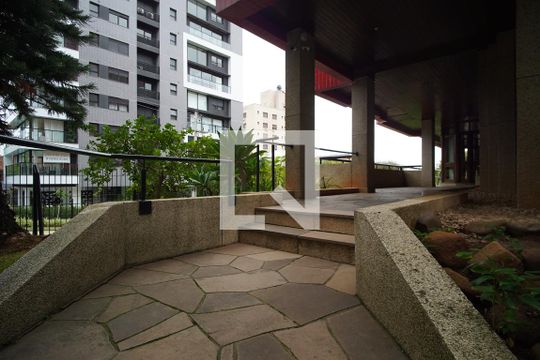 Área comum de apartamento para alugar com 3 quartos, 475m² em Santa Cecília, Porto Alegre