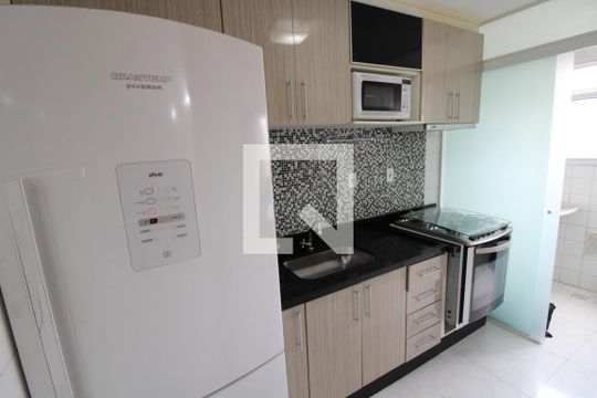 Cozinha de apartamento para alugar com 2 quartos, 46m² em Cidade São Mateus, São Paulo