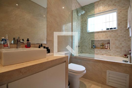 Banheiro da Suíte de casa à venda com 3 quartos, 195m² em Vila Feliz, São Paulo