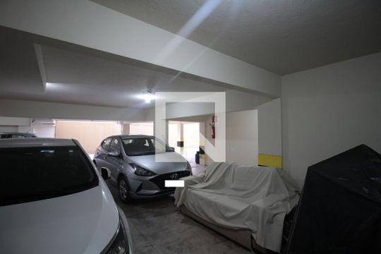 Garagem de apartamento para alugar com 3 quartos, 92m² em Itapoã, Belo Horizonte