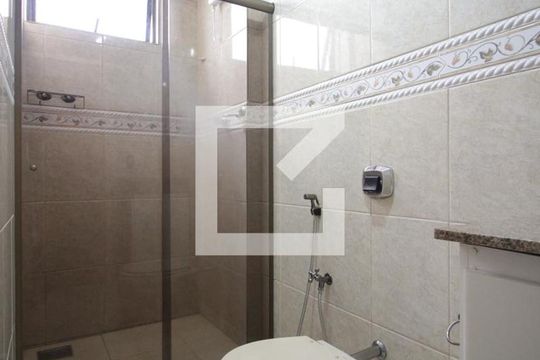 Banheiro da Suíte de apartamento para alugar com 3 quartos, 92m² em Itapoã, Belo Horizonte
