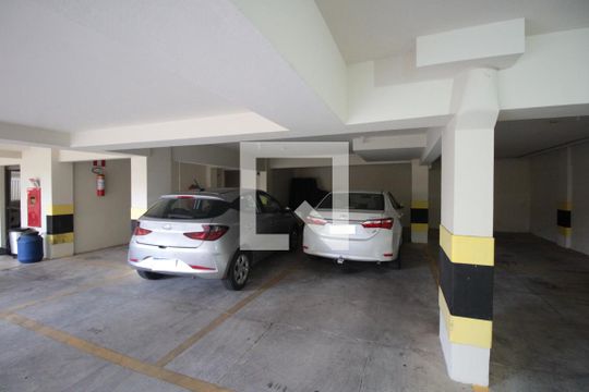 Garagem de apartamento para alugar com 3 quartos, 92m² em Itapoã, Belo Horizonte