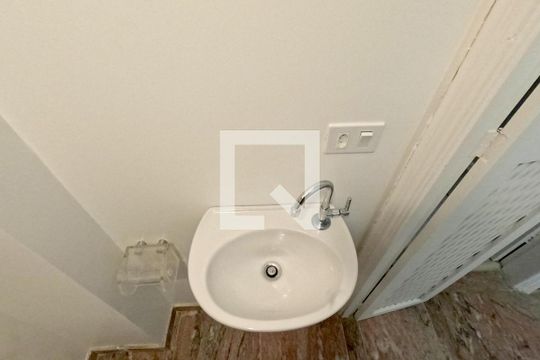 Lavabo de apartamento para alugar com 2 quartos, 113m² em Boqueirão, Santos