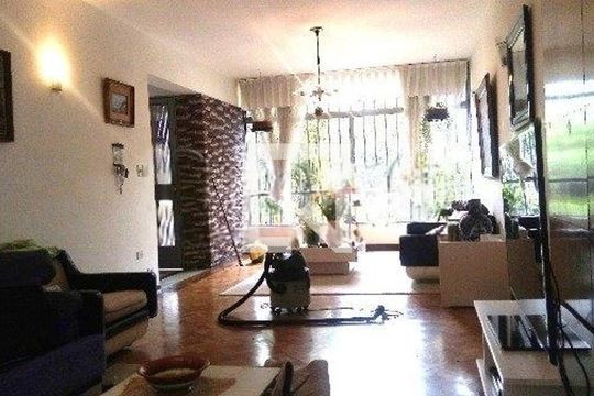 Casa à venda com 3 quartos, 300m² em Aclimação, São Paulo