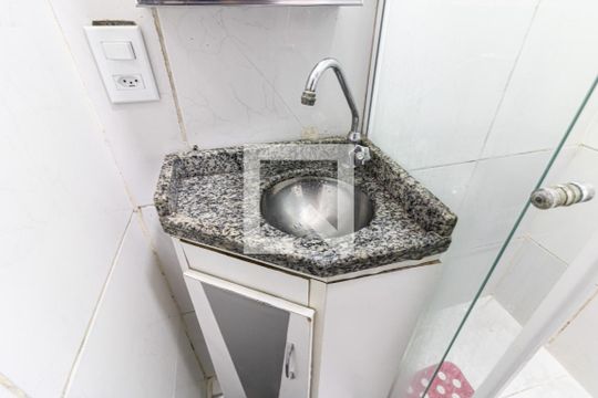 Banheiro de apartamento para alugar com 2 quartos, 50m² em Recreio dos Bandeirantes, Rio de Janeiro