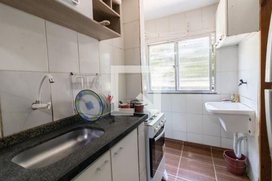 Cozinha e Área de Serviço de apartamento para alugar com 2 quartos, 50m² em Recreio dos Bandeirantes, Rio de Janeiro