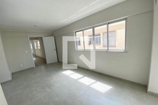 Sala de apartamento à venda com 2 quartos, 62m² em Santo Antônio, Belo Horizonte