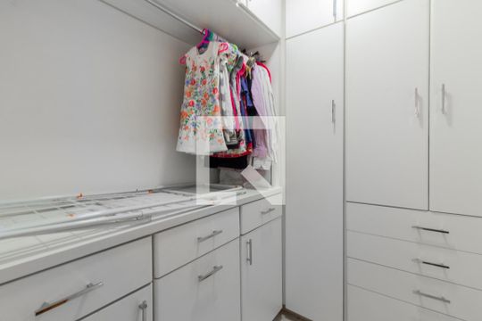 Quarto de Serviço de apartamento à venda com 3 quartos, 202m² em Indianópolis, São Paulo