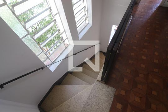 Escada  de casa à venda com 3 quartos, 179m² em Água Fria, São Paulo
