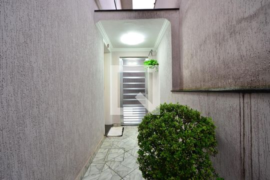 Entrada de casa à venda com 4 quartos, 300m² em Parque Imperial, São Paulo