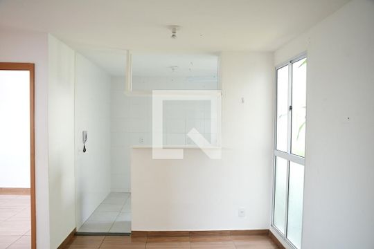 Sala de apartamento para alugar com 2 quartos, 40m² em Lajeado, Cotia