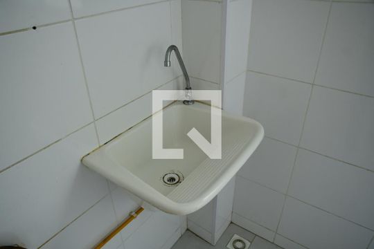 Cozinha e Área de Serviço de apartamento para alugar com 2 quartos, 40m² em Lajeado, Cotia