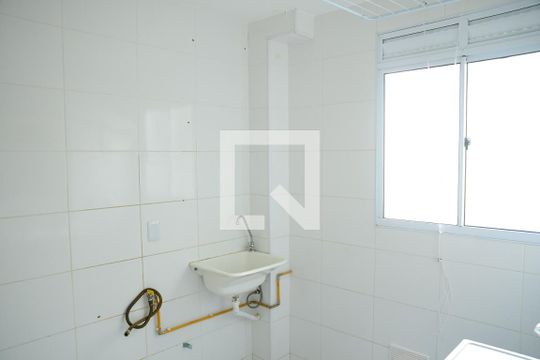 Cozinha e Área de Serviço de apartamento para alugar com 2 quartos, 40m² em Lajeado, Cotia