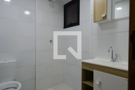 Banheiro de kitnet/studio para alugar com 1 quarto, 32m² em Jardim Aurelia, São Paulo