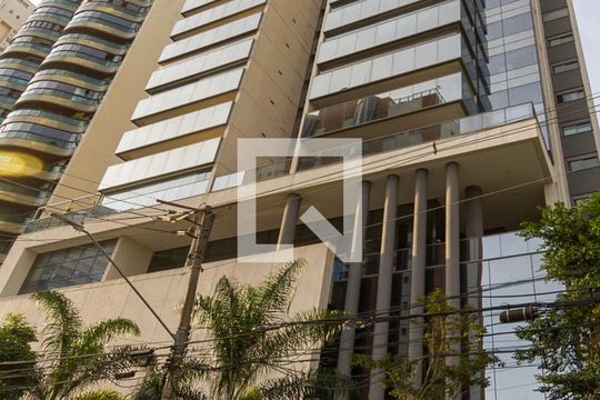 Fachada de apartamento à venda com 3 quartos, 192m² em Campo Belo, São Paulo