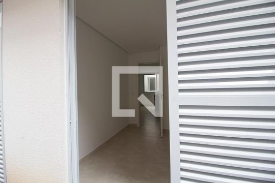 Corredor de apartamento à venda com 2 quartos, 46m² em Jardim Ana Rosa, São Paulo