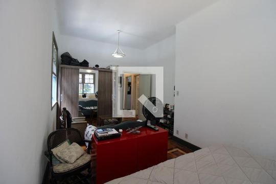 Quarto 1  de casa para alugar com 2 quartos, 180m² em Pacaembu, São Paulo