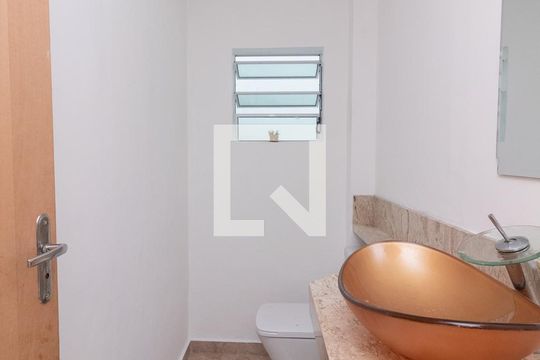 Lavabo da Sala de casa à venda com 3 quartos, 204m² em Vila Laís, São Paulo