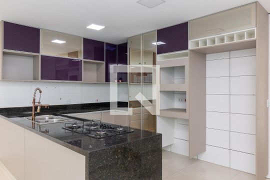 Cozinha de casa à venda com 3 quartos, 204m² em Vila Laís, São Paulo