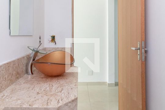  Lavabo da Sala de casa à venda com 3 quartos, 204m² em Vila Laís, São Paulo