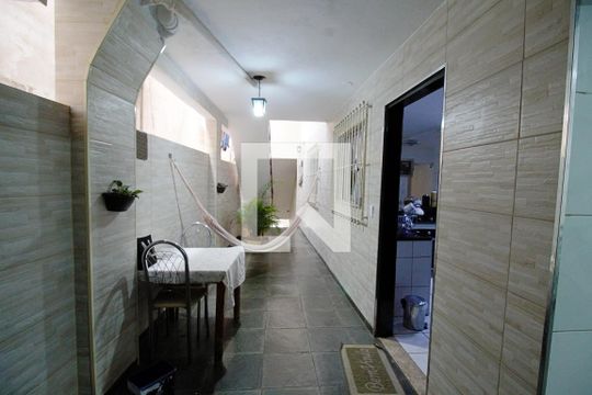 Quintal de casa à venda com 2 quartos, 150m² em Jardim Maria Rosa, Taboão da Serra