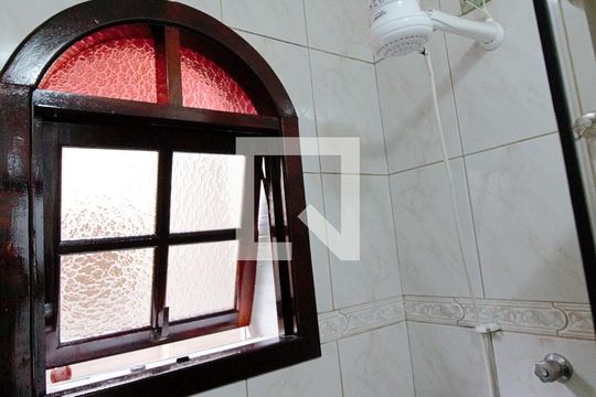 Banheiro de casa à venda com 2 quartos, 150m² em Jardim Maria Rosa, Taboão da Serra